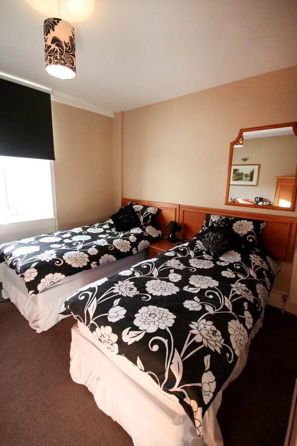Oyo Thistle Hotel Perth Esterno foto